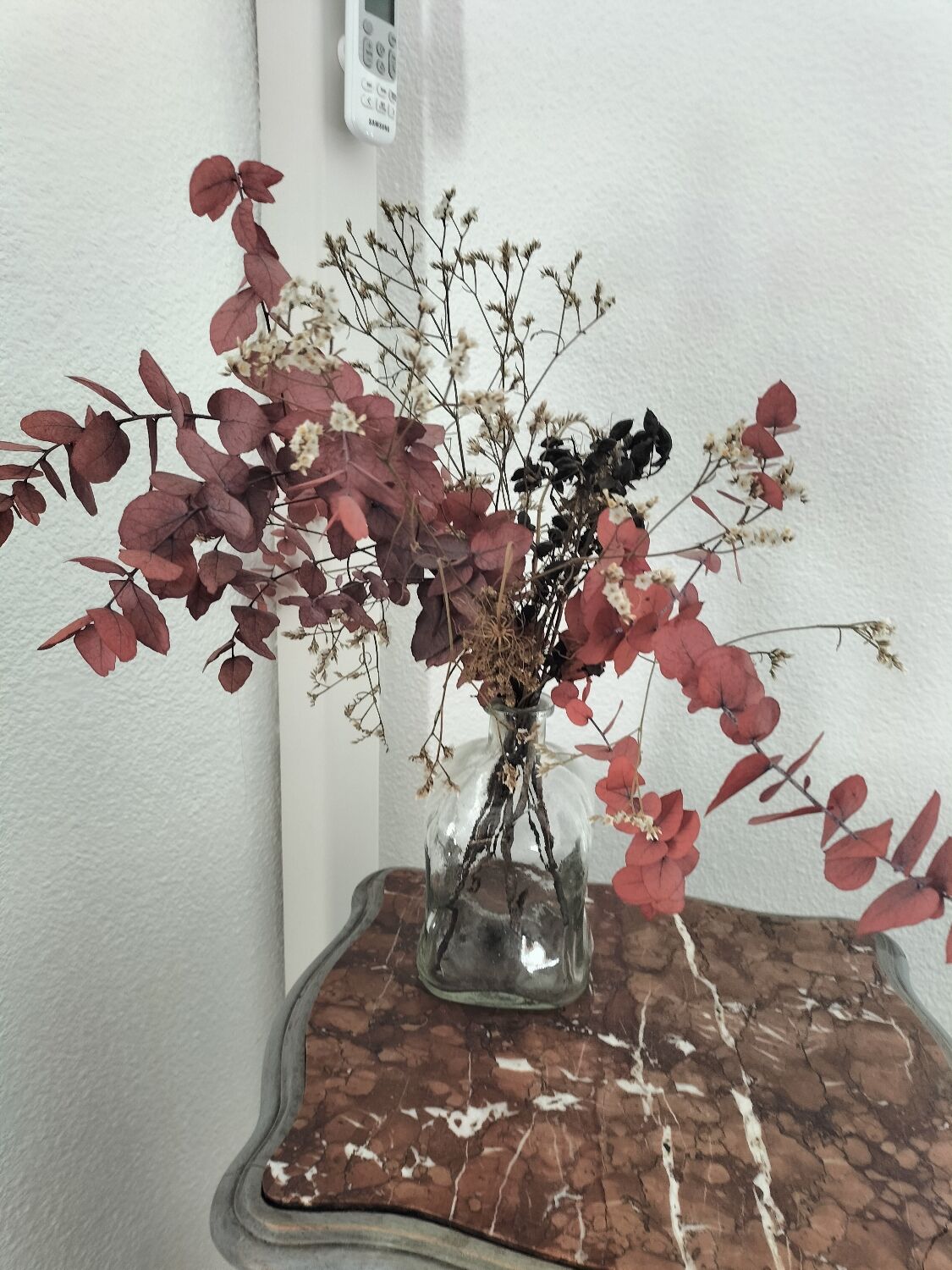 Table de chevet en bois et marbre, 1 tiroir et 1 placard