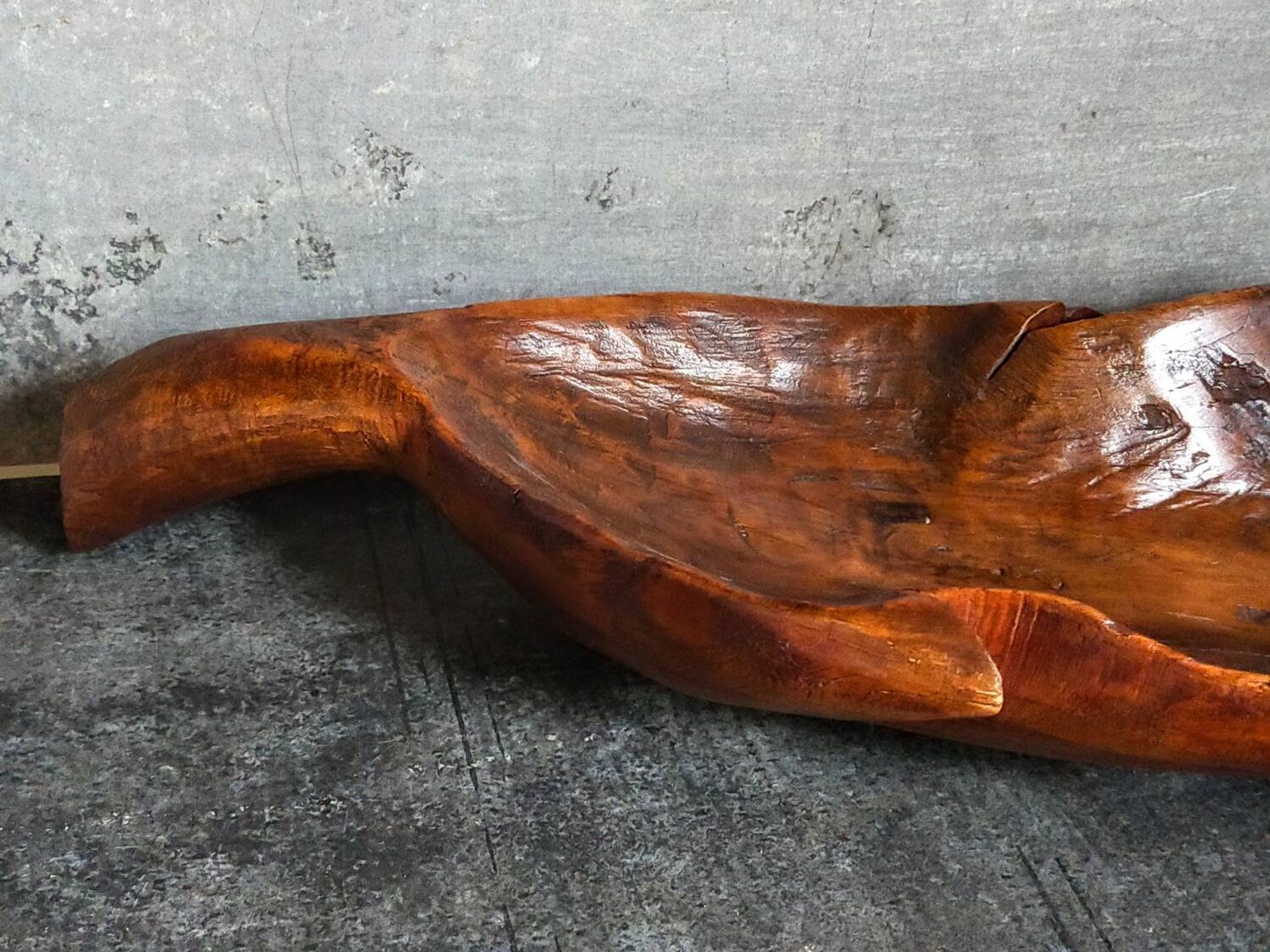 Coupe feuille en bois massif sculptée XXL ancienne