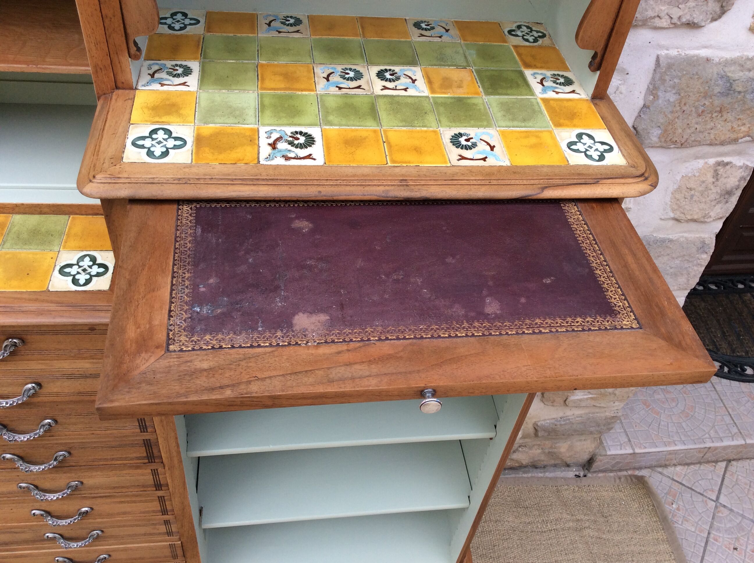 Furniture from craft to drawers
