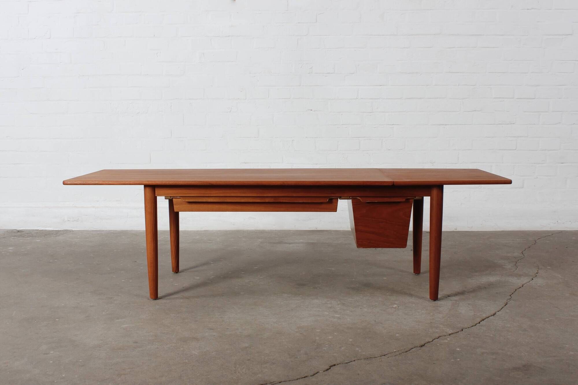 Coffeetable sewing table by Arne Wahl Iversen Danish design teak