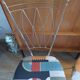Paire de chaises en métal doré années 50