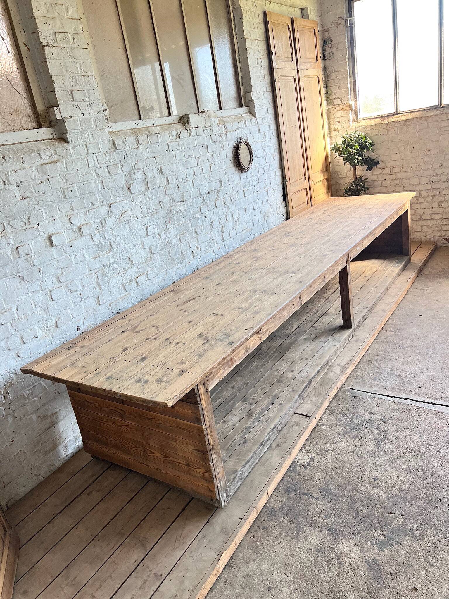Old draper's table 4m30