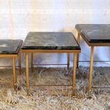 Pull-out tables in gilded metal and green marble – 60s/70s