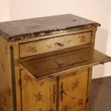 Small 19th-century chest of drawers