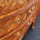 Superbe commode de style Louis XV galbée en marqueterie