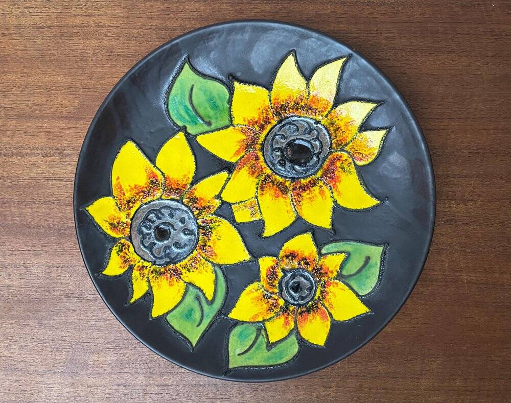 Mid-century German studio pottery wall plate with Ruscha sunflower motif, 1960s.