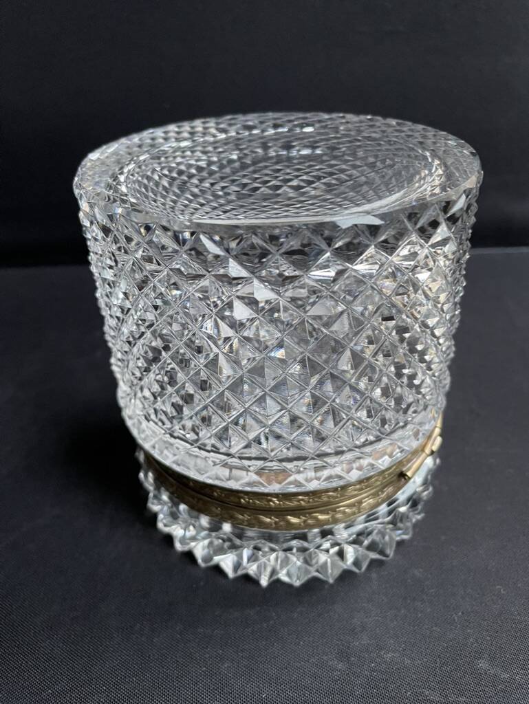 Cylindrical box – Crystal and gilded bronze