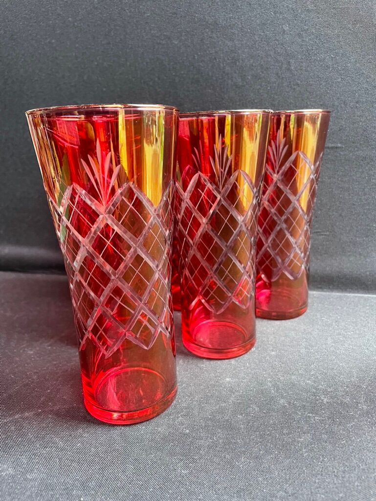 6 red glasses cut in orangeade – mid-twentieth