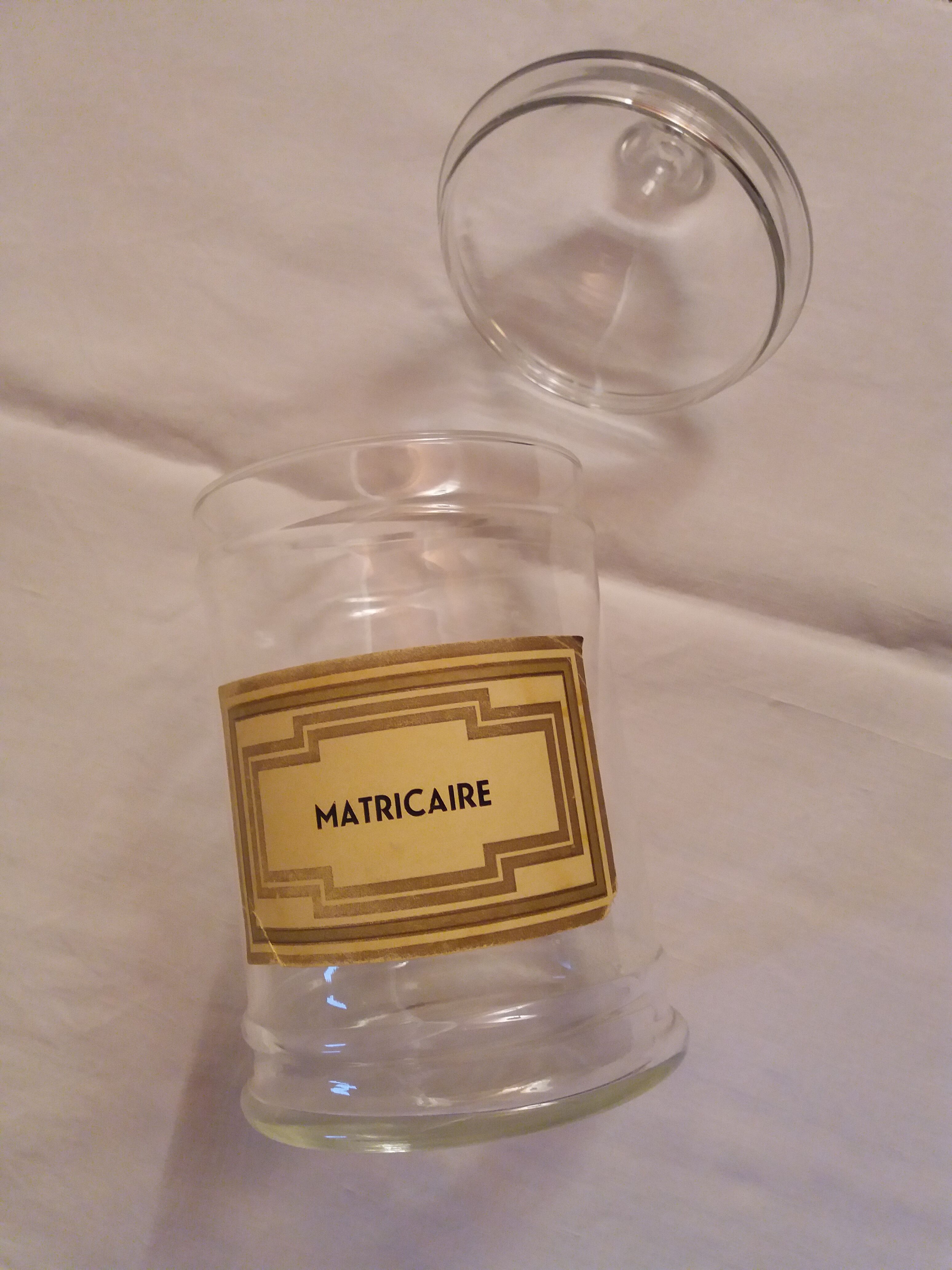 Pot à pharmacie