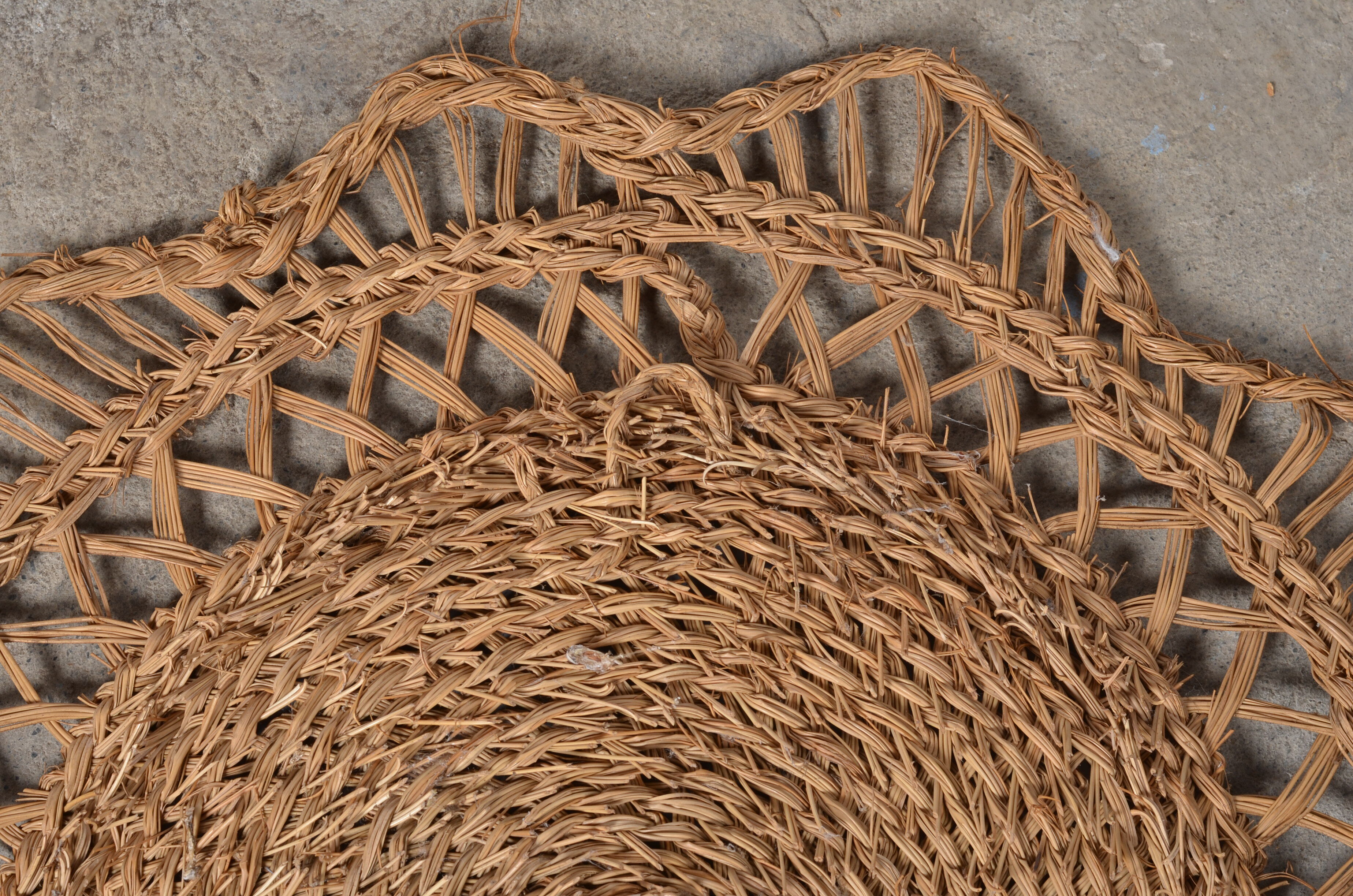 Sun mirror in woven rattan, 60 cm