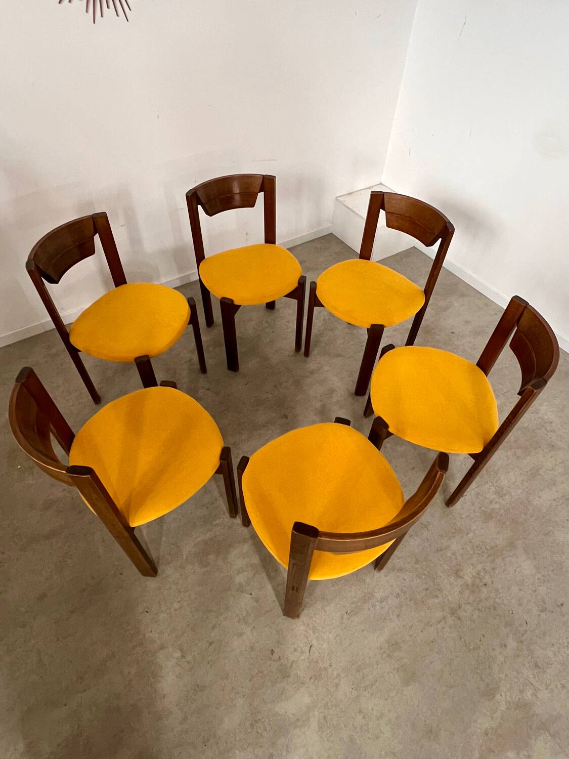 Set of 6 Scandinavian style chairs Girsberger 70s vintage solid wood mustard yellow