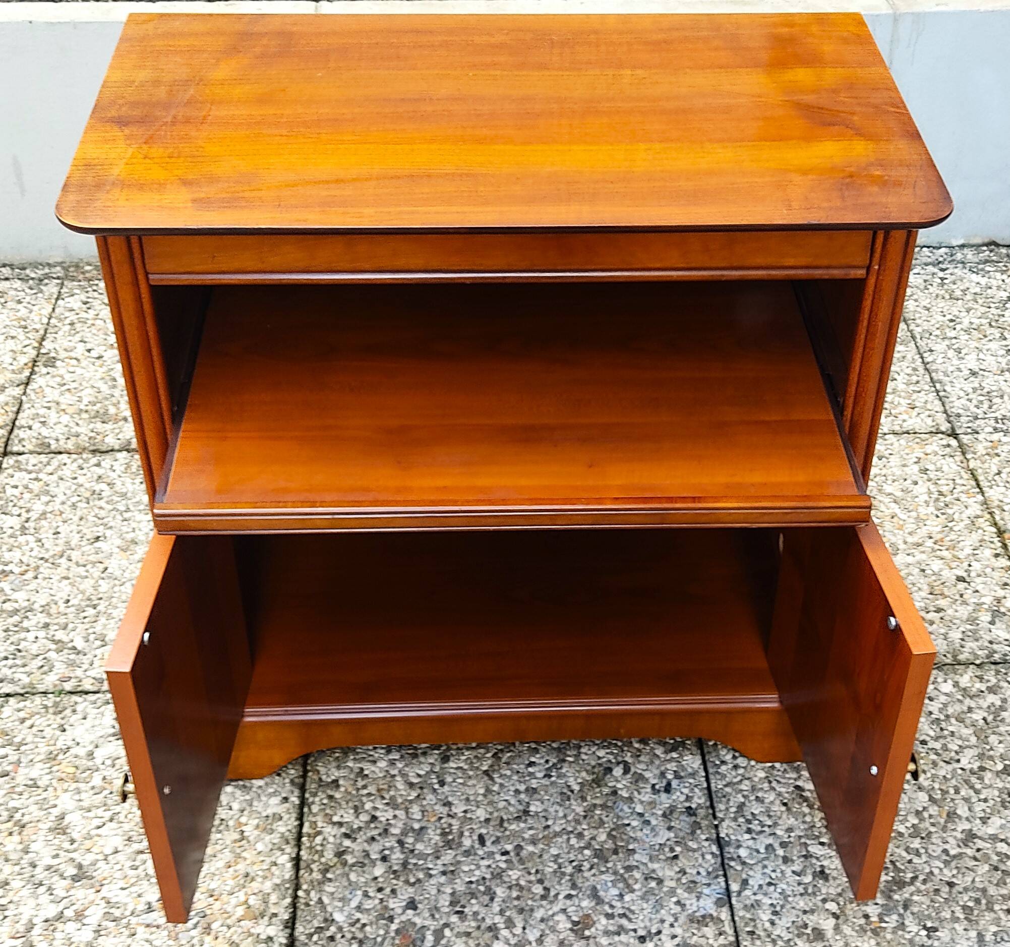 Small sideboard, TV unit, hifi in solid wood, walnut, Louis Philippe style