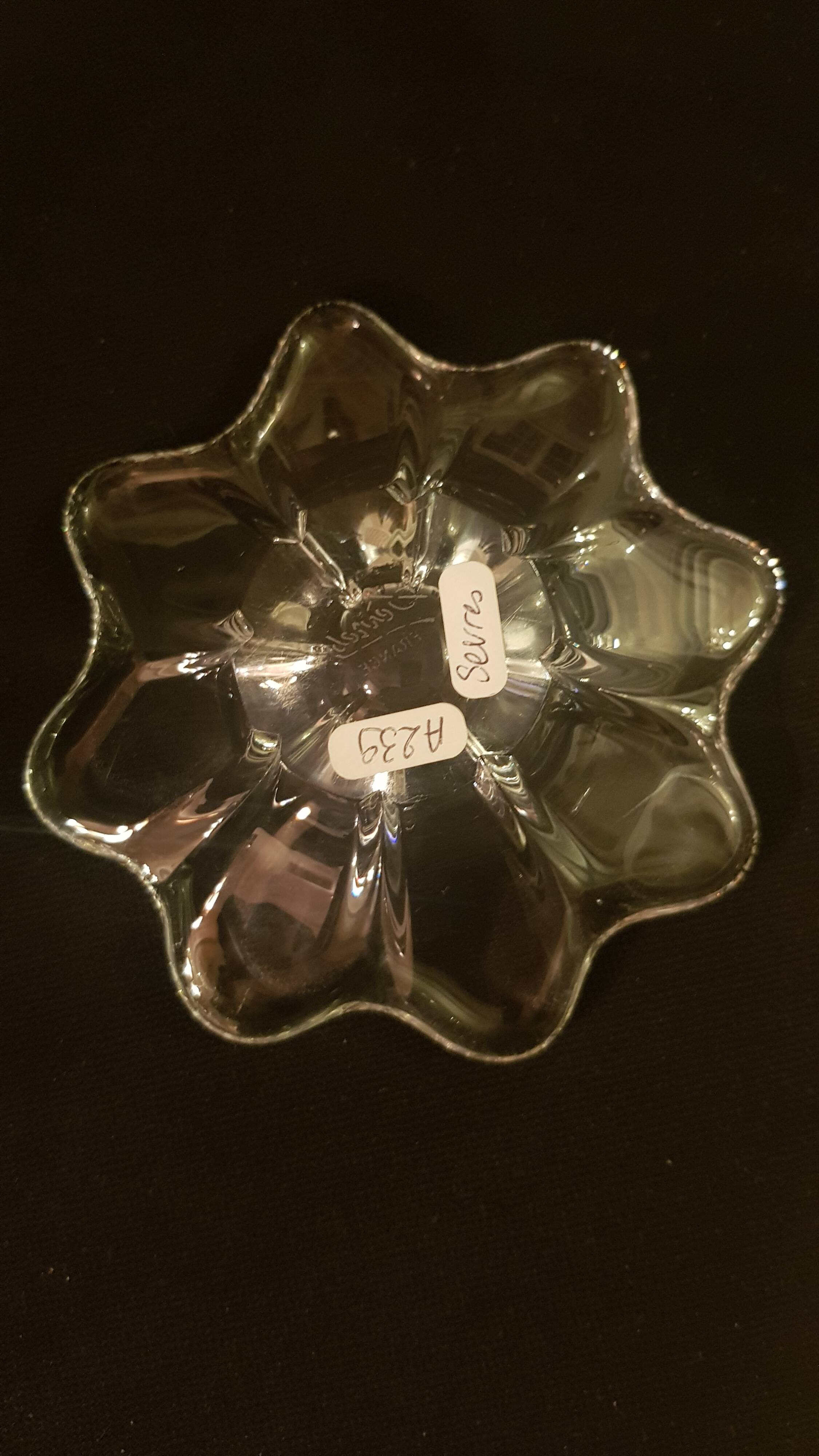 Flower-shaped catchall, Sèvres crystal