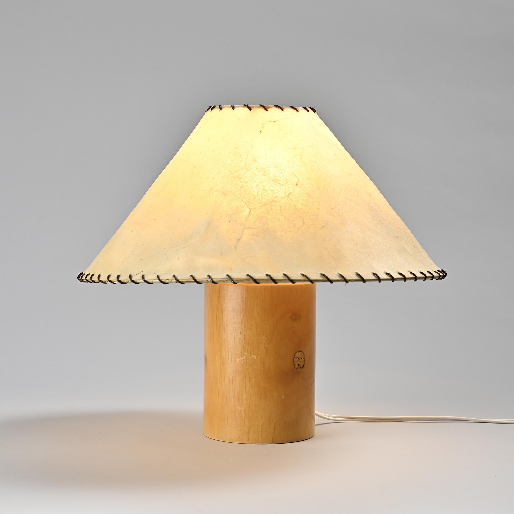 Table lamp in solid pine, French craftsmanship, 1970s.