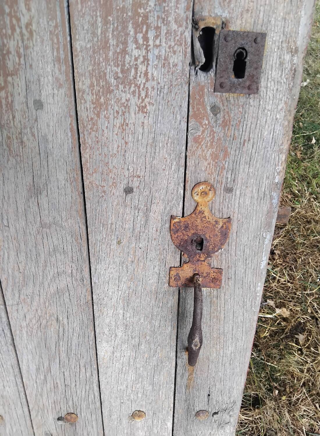 Old wooden door 110x97 cm Vintage