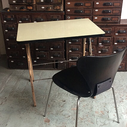 Child office feet compass