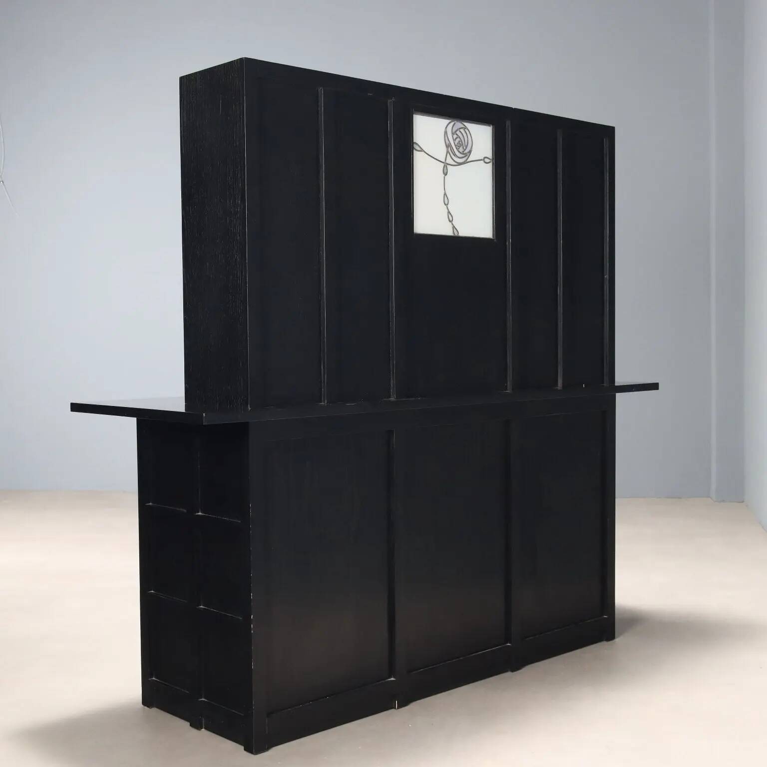 Vintage buffet Cassina design Charles Rennie Mackintosh 1980s