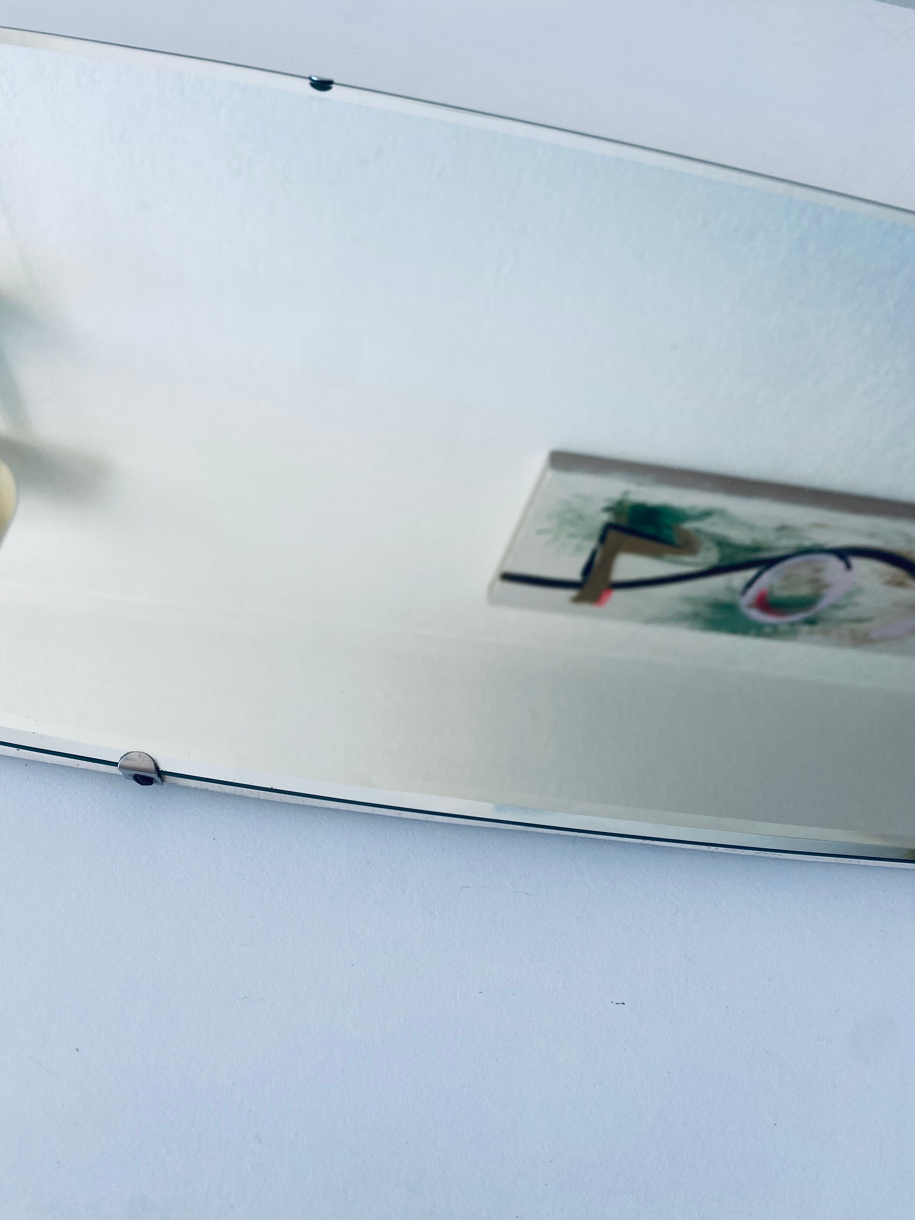 Mirror beveled retro shape