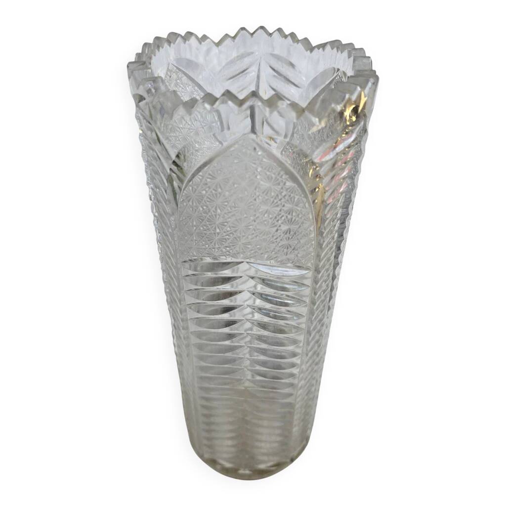 Antique cut crystal vase with a scalloped edge, decorated with palmettes.