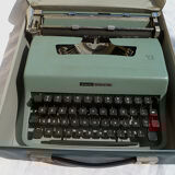 Typewriter, olivetti lettera 32