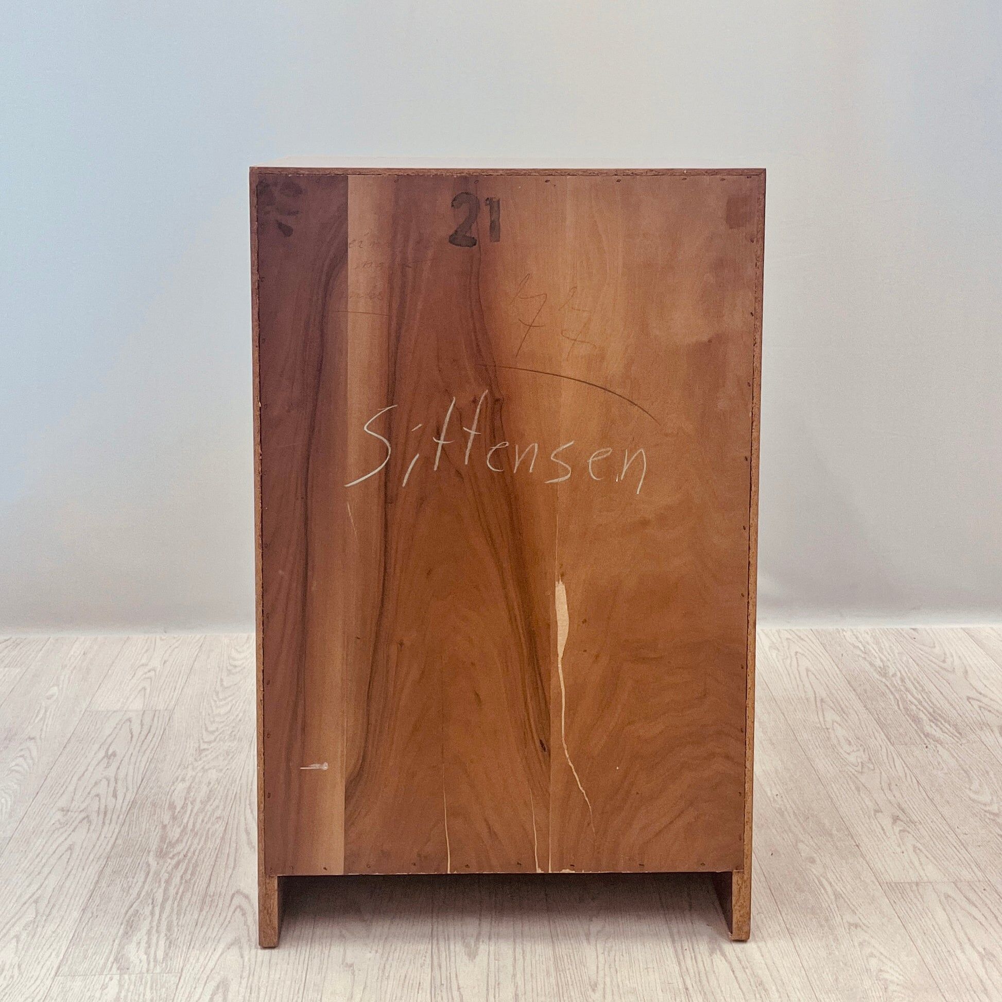 Dresser bedside table