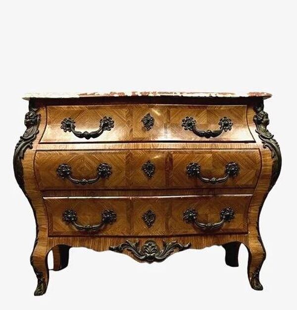 Commode a cariatides galbée toutes faces style Louis XV en marqueterie