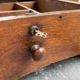 Establishment of jeweler XIXth oak