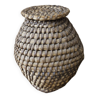 Old straw bourgne
