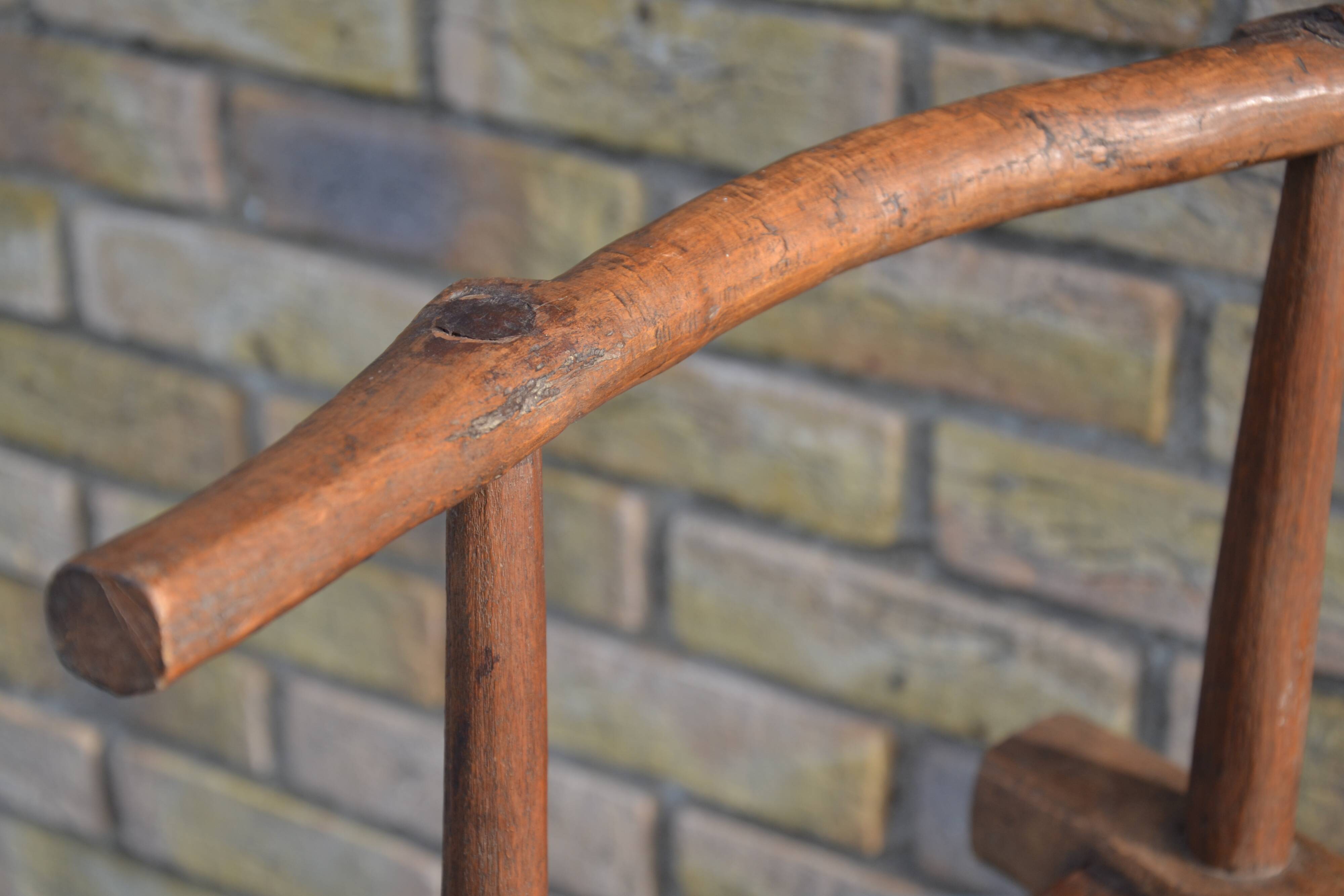 Petite chaise brutaliste