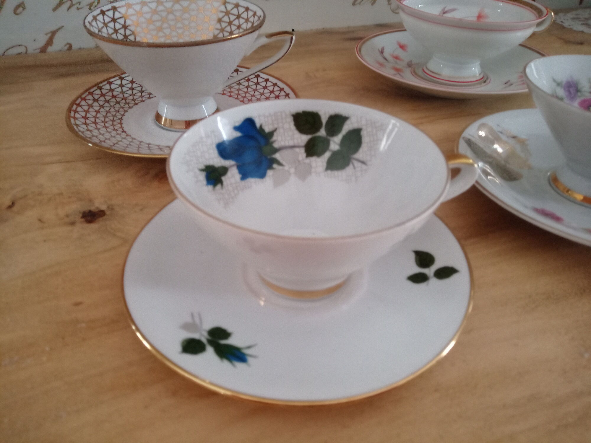 Lot of 4 coffee cups and mismatched Bavaria porcelain cups