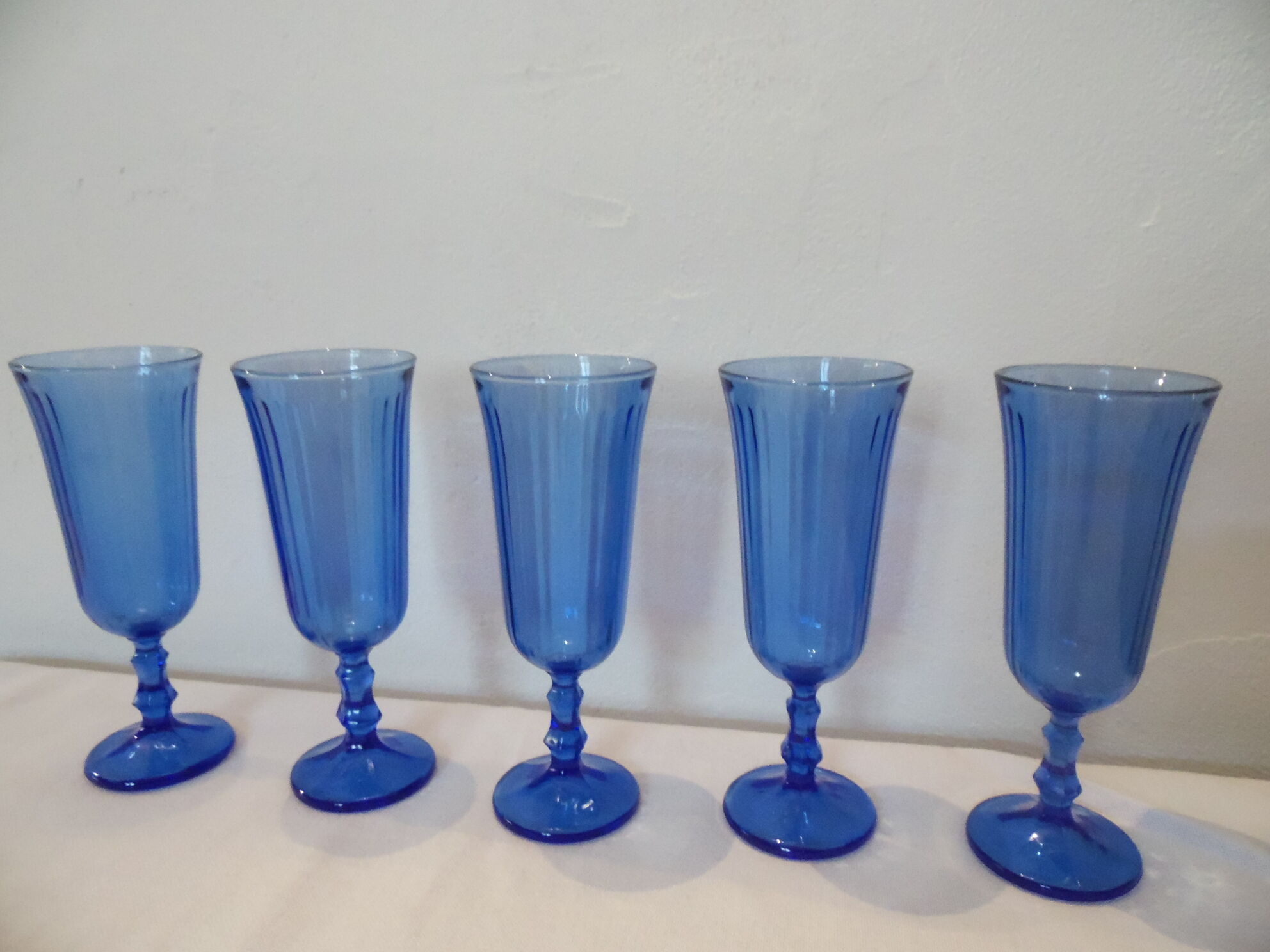 5 navy blue champagne flutes