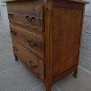 3-drawer solid natural wood chest of drawers with black handles - Completely restored