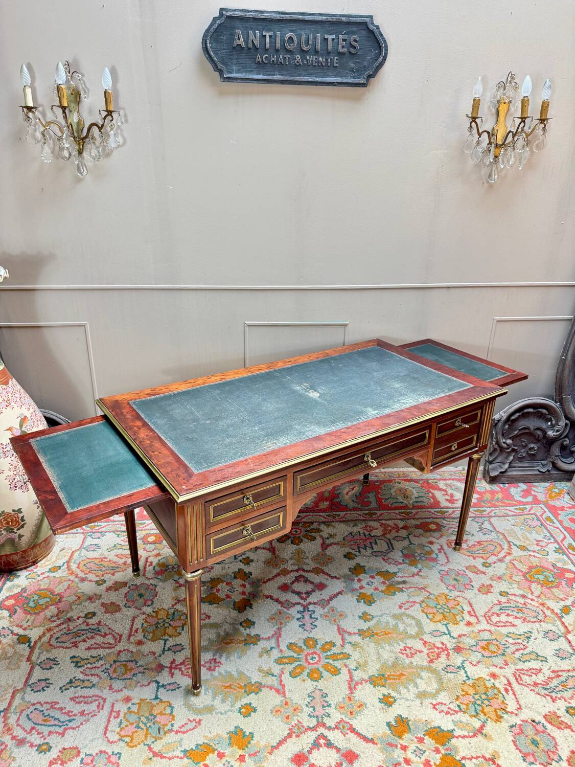 Flat desk in mottled mahogany, Louis XVI style, 19th century