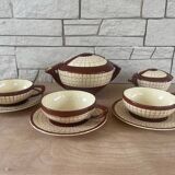 Small tea service in fine earthenware.