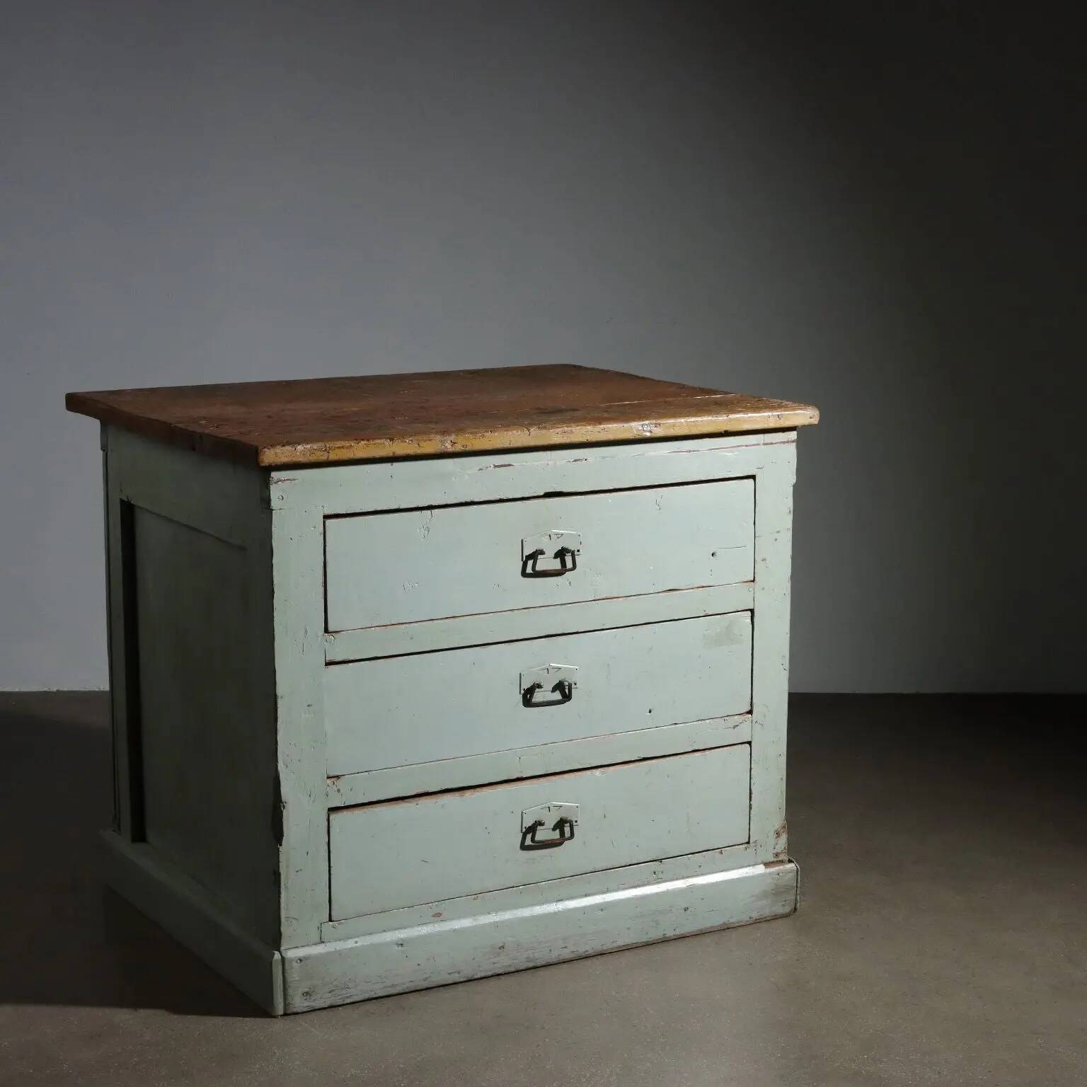 Commode vintage style industriel en sapin émaillé XX Century