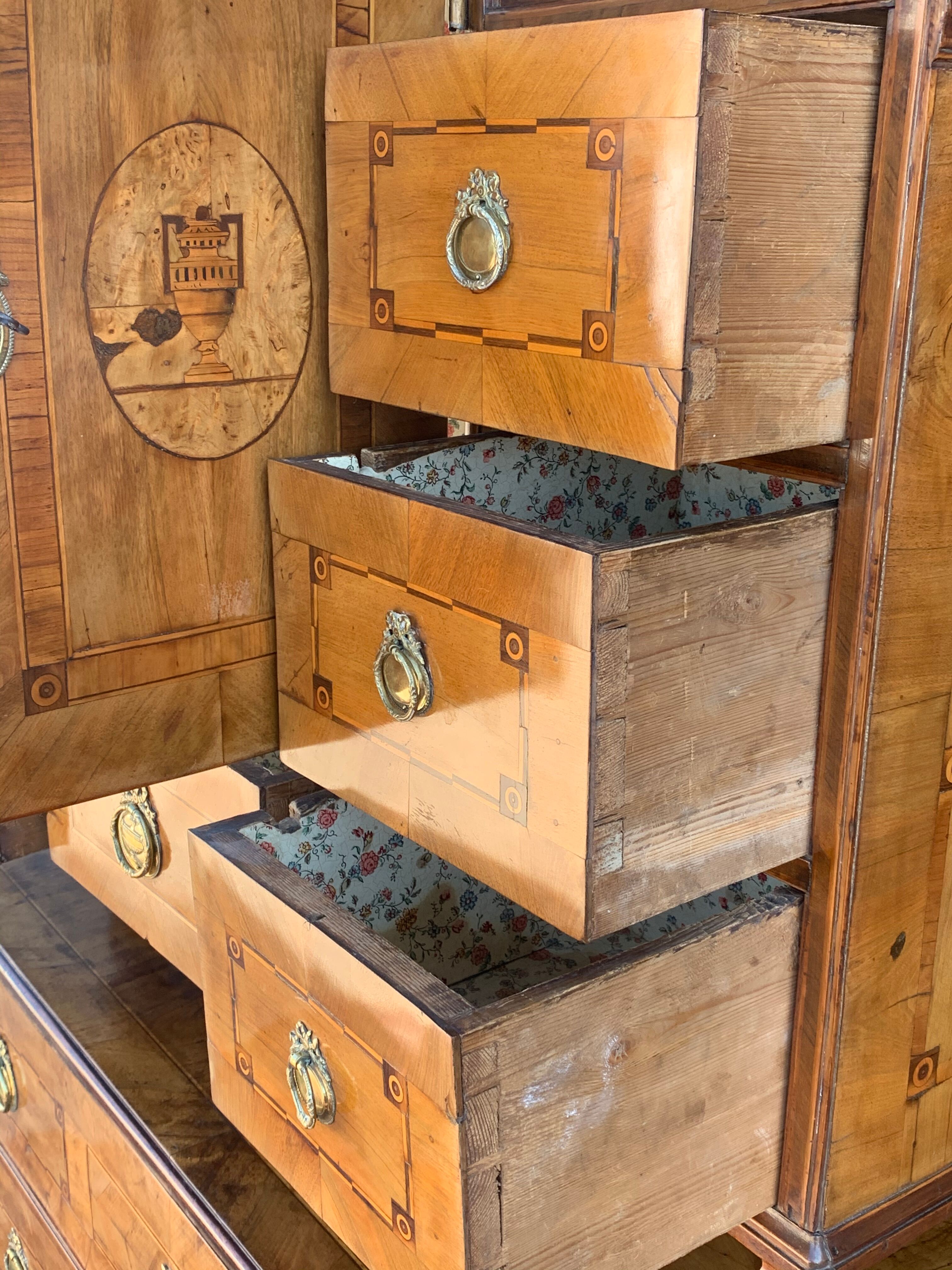 Cabinet in marquetry from Louis XVI period