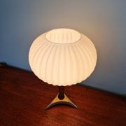 Scandinavian table lamp in teak and frosted white glass, 1960.