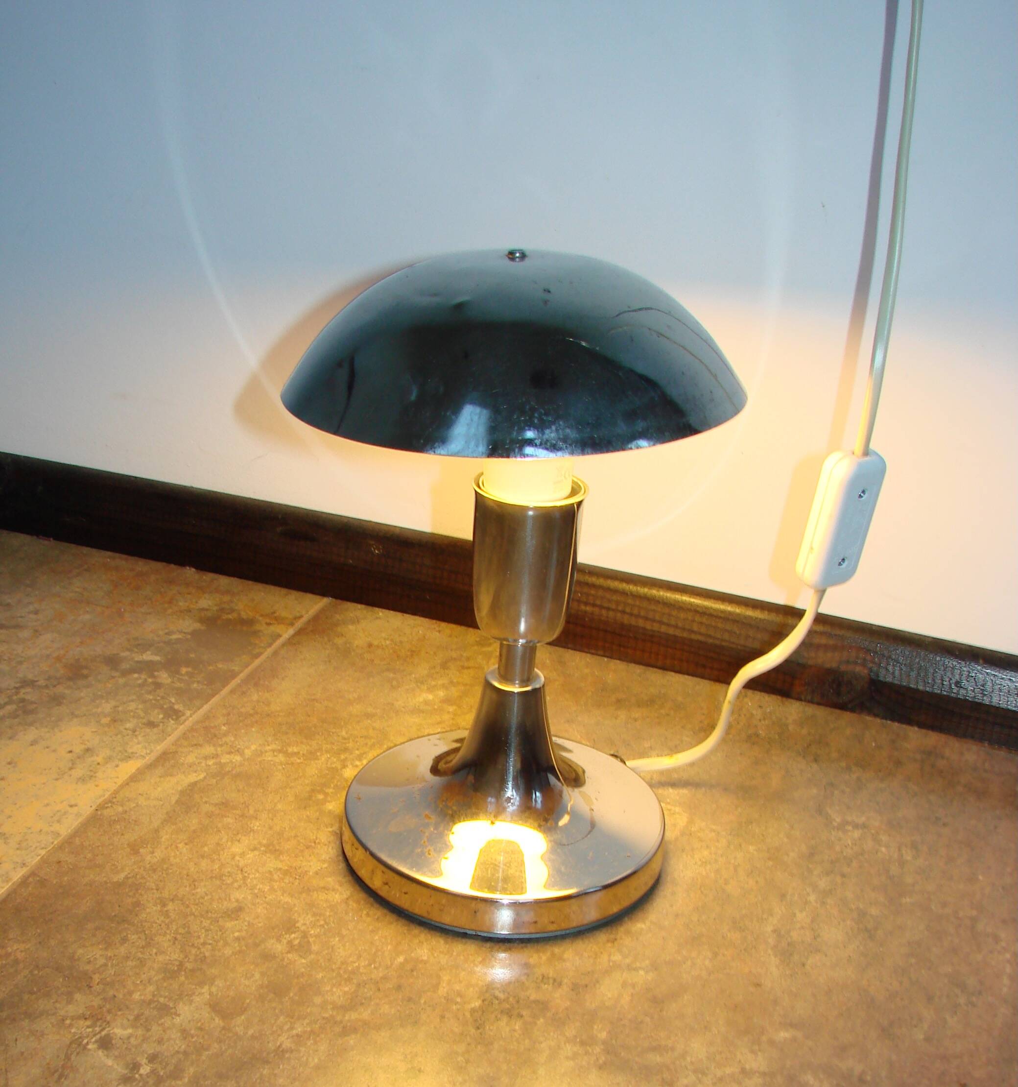 A Polish ‘mushroom’ table lamp from the 1960s.
