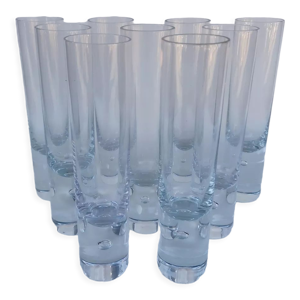 9 verres en cristal,