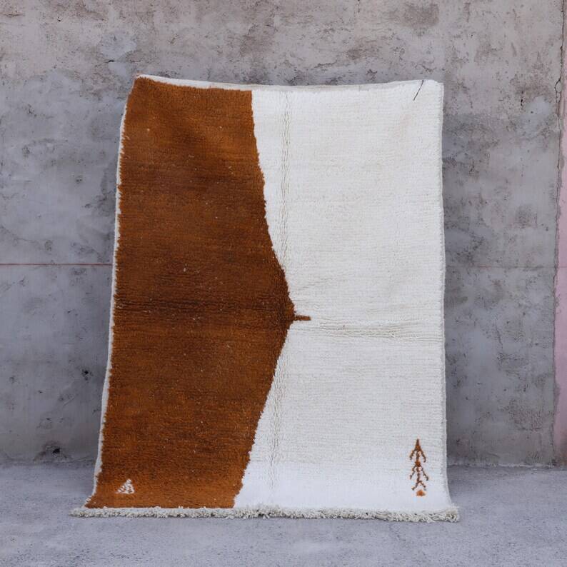 Moroccan rug in natural wool, 250cm x 150cm