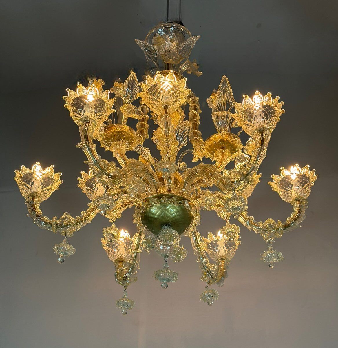 Venetian chandelier rezzonico in gilded Murano glass circa 1920