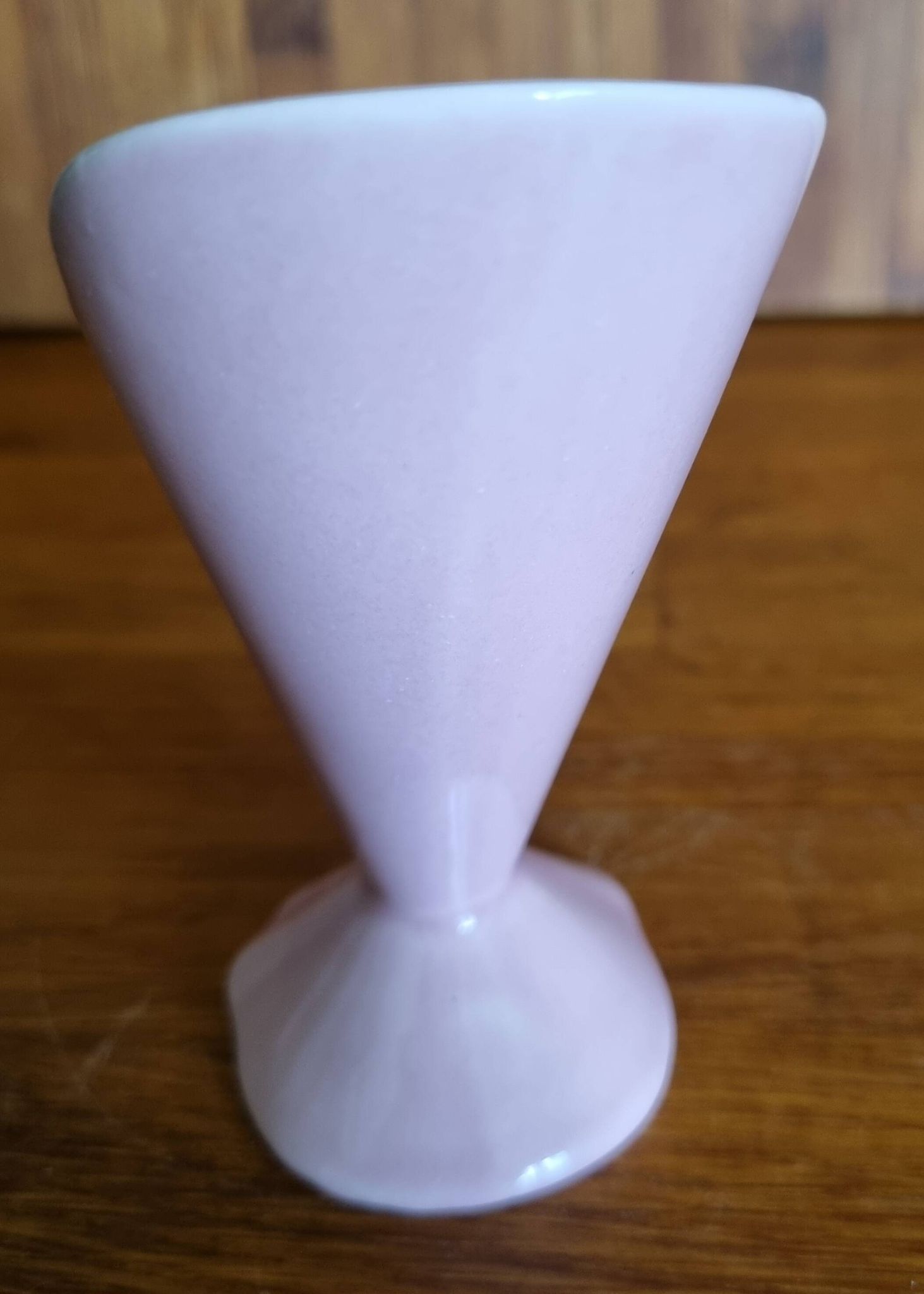 Petit vase rose forme drapée vintage