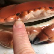 Boîte crabe en faïence signée Michel Caugant