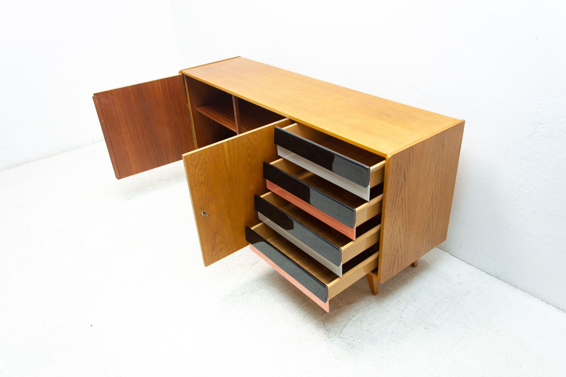 Mid Century U-460 sideboard by Jiří Jiroutek for Interiér Praha