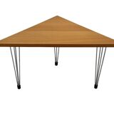 Vintage Danish triangular side table with hairpin legs design
