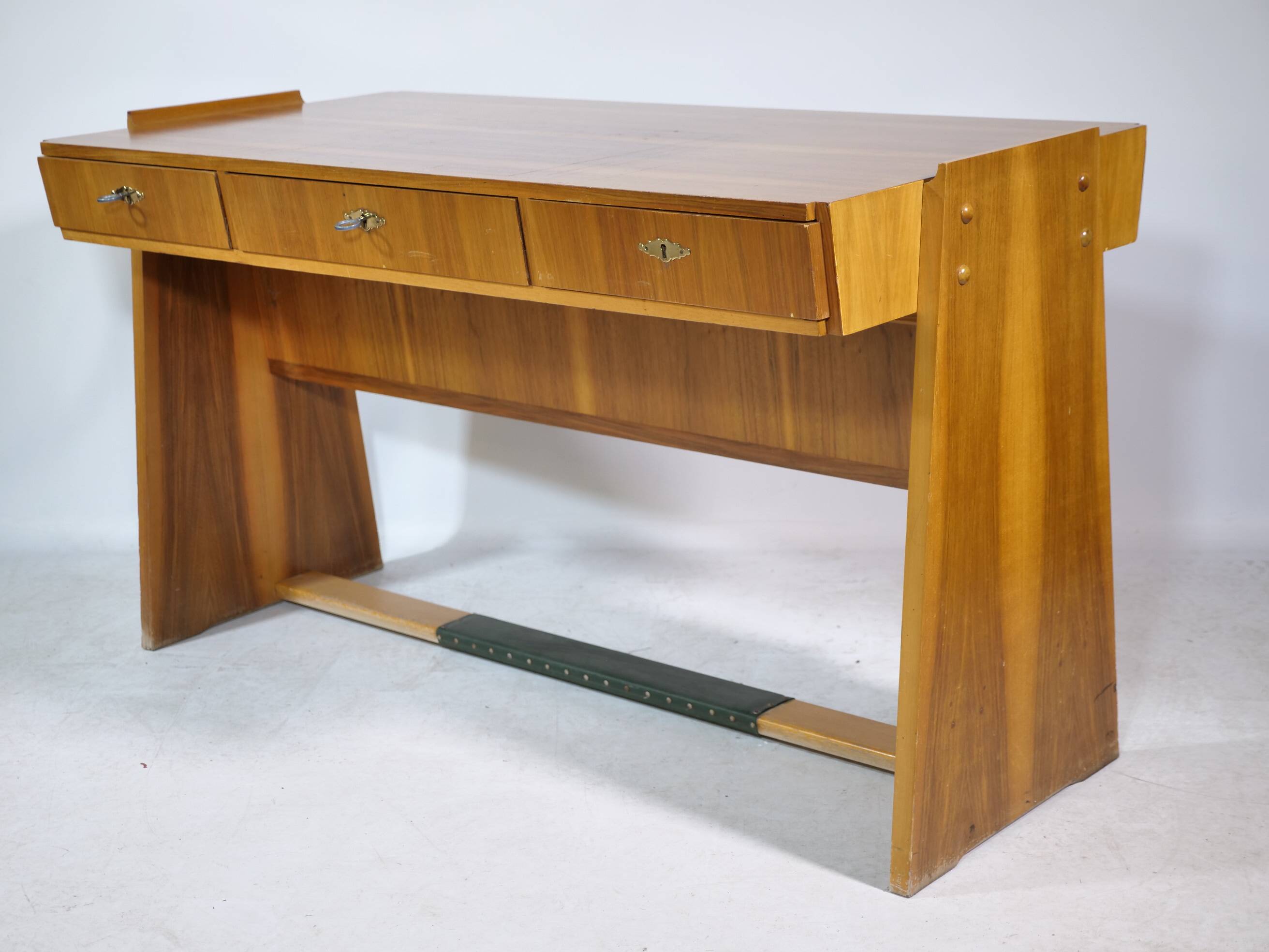 Mid-Century Design Walnut Desk, Germany, 1960s