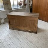 Central island trading counter in walnut