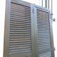 et of 2 wooden shutters