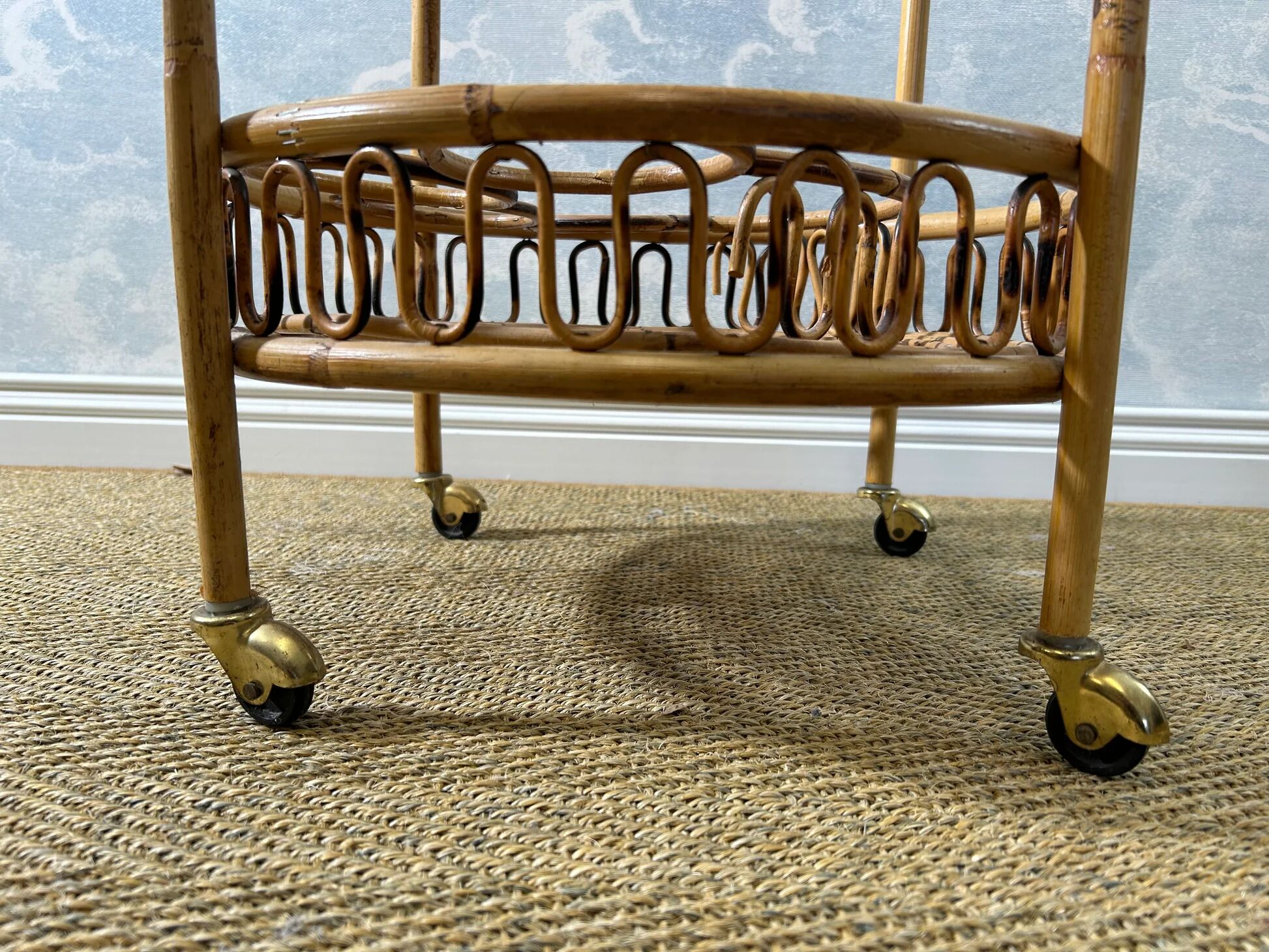 Desserte ronde en bambou dans le style de Franco Albini, années 60