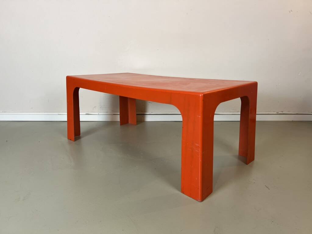 Table basse vintage orange en plastique Space Age années 70